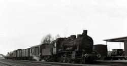 56 604 mit Güterzug in Xanten
