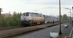 215 023 wartet in Xanten auf Reisende