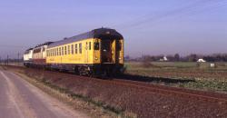 Der Messzug mit 216 051 und 103 001 im Düsterfeld bei Xanten.