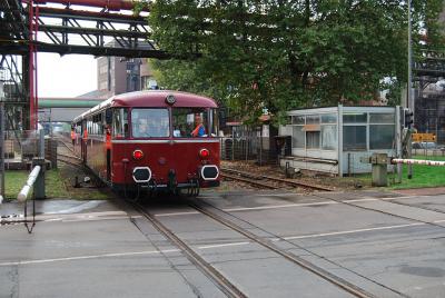 Reviersprinter VT 98 am Bü Bruchstraße